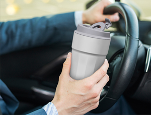 Life Hacks - Choosing the Right Water Bottle for Long-Distance Driving