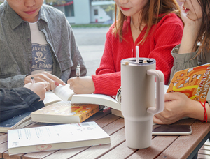 How Contemporary University Students Choose Water Bottles: Function, Material, and Capacity from a Global Perspective - European Students Edition