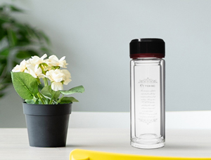 Is the double-layer glass water bottle a thermos? How is the insulation effect