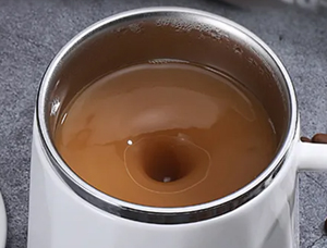 What is the principle of the magnetic stirring cup