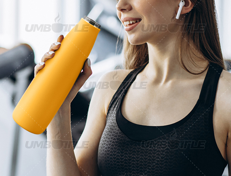 Why are sports water bottles for women favored by female consumers?