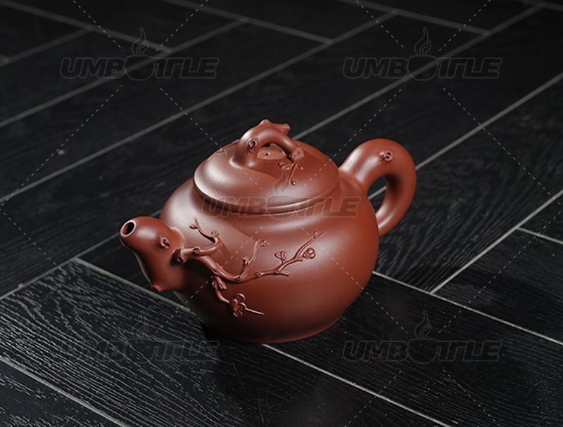 Why is Yixing Purple Clay Teapot highly esteemed in the world of tea culture?