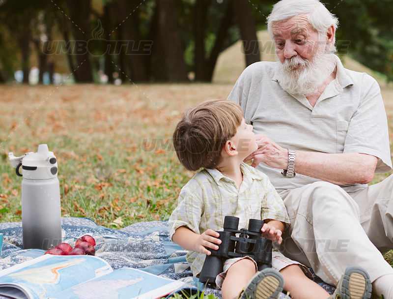 How Can Moms Choose the Right Parent-Child Water Bottle for Children Aged 7-10?