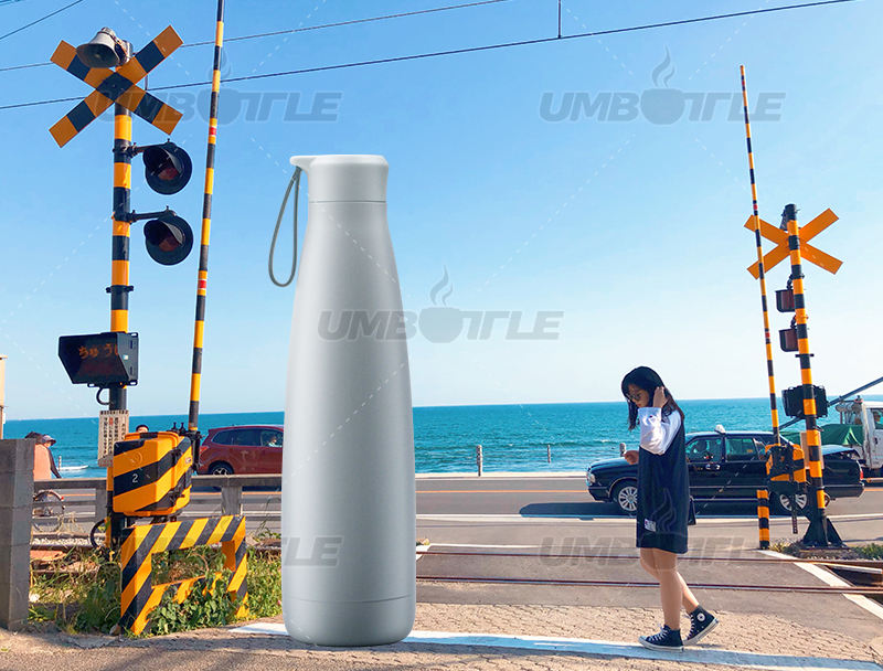 How do contemporary college students choose the function, material and capacity of water cups from a global perspective? ---Japanese college students