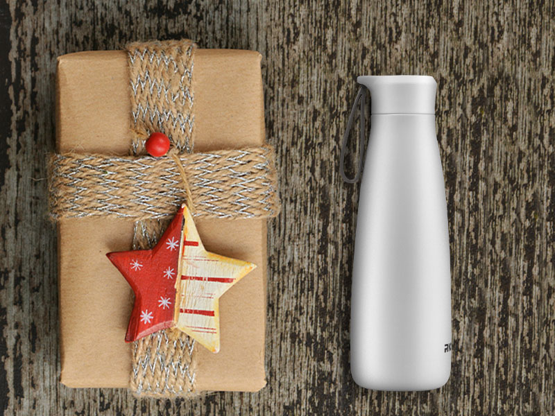 Why do drinking bottle become the preferred gifts for various holidays