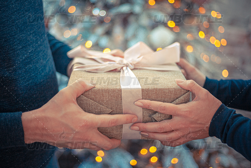 What are the taboos for giving gifts to customers?