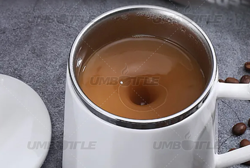 What is the principle of the magnetic stirring cup?