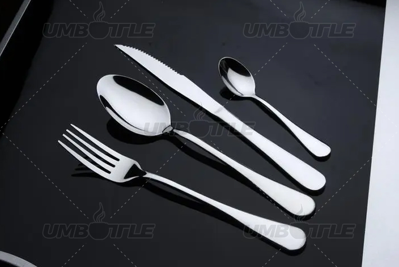 What materials are generally used for the cutlery and fork in the western tableware on the market?